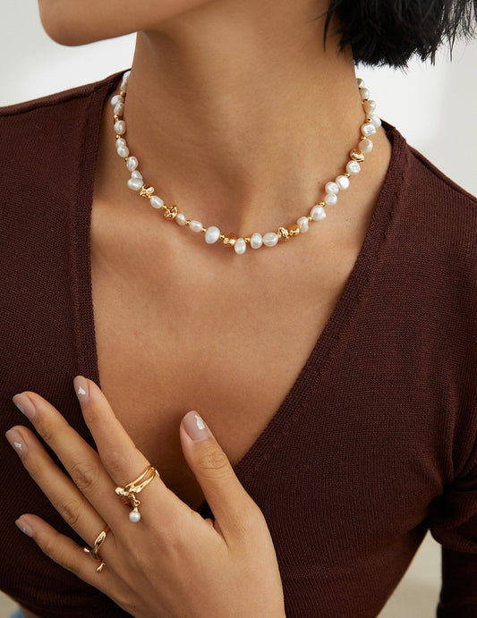 Natural pearl necklace with silver beads