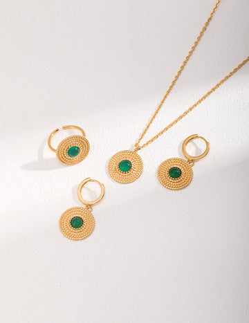 Leon necklace, earrings and a silver ring